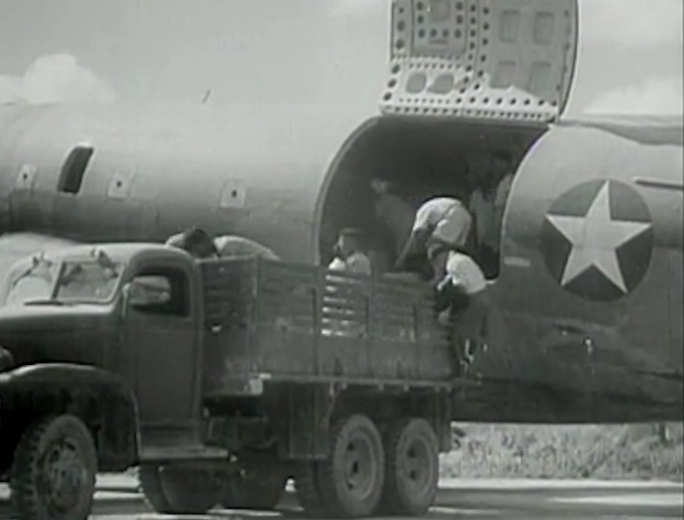 1944年美军从印度运输物质到中国