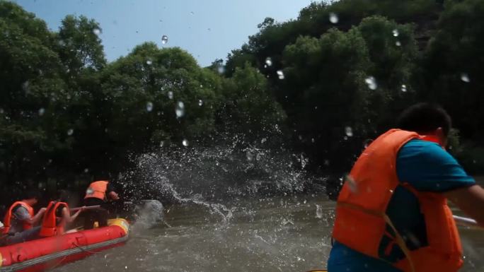 漂流水面