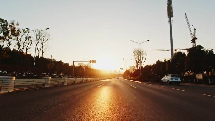 夕阳无限好只是近黄昏城市道路