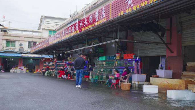 水产商店门口