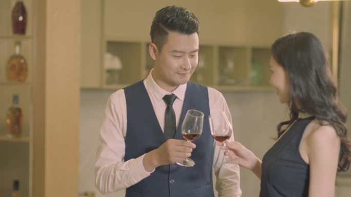 【4K】男女喝红酒品质生活红酒干杯
