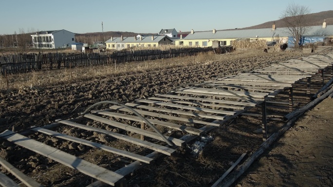 【4k】北方农村阳光下的蔬菜种植木栅栏