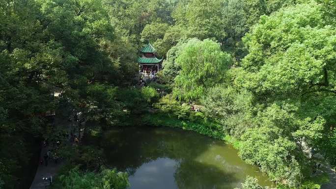 航拍长沙岳麓山爱晚亭2