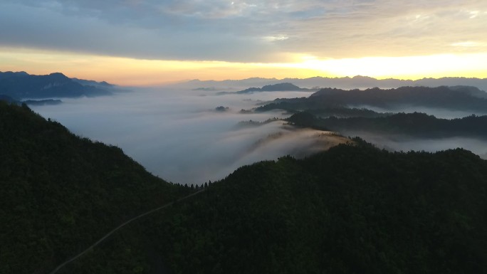 山间清晨航拍云海