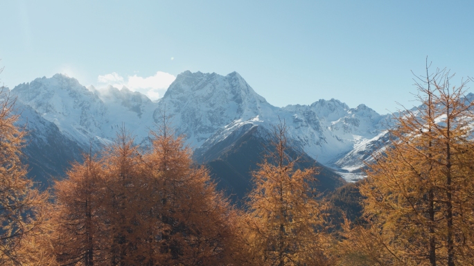 白马雪山秋景