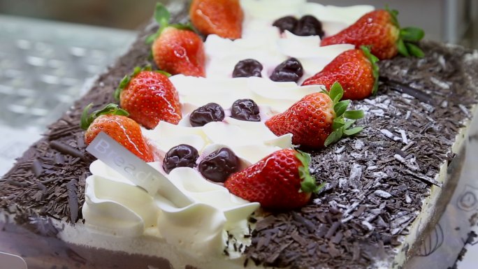 草莓巧克力奶油蛋糕