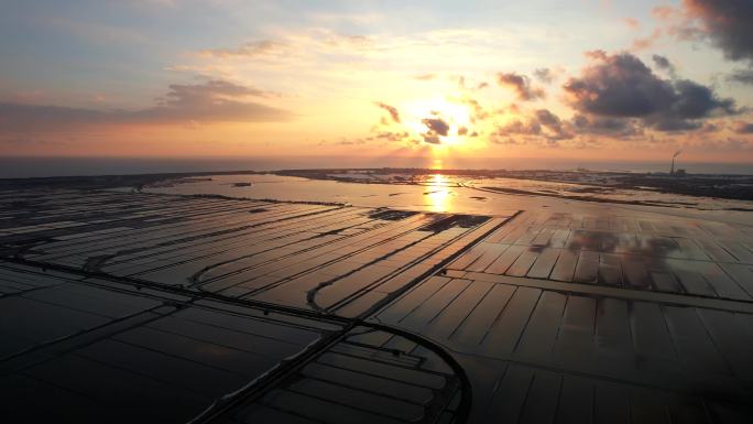 莺歌海盐场夕阳落日