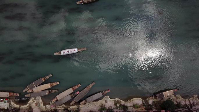 沱江泛舟 凤凰古城航拍 湖南旅游