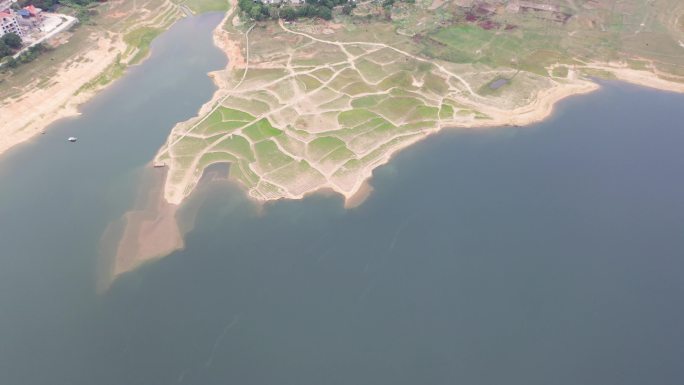 黄河生态河边田野湿地航拍湖水边田地俯拍