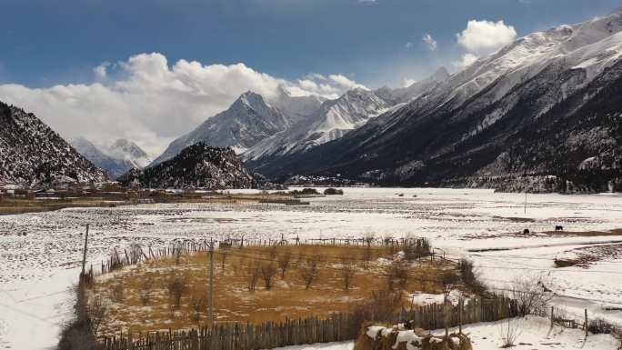 西藏冬季冰雪然乌湖航拍雪山合集