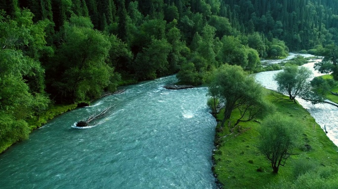 夏日溪流青山绿水航拍自然风景