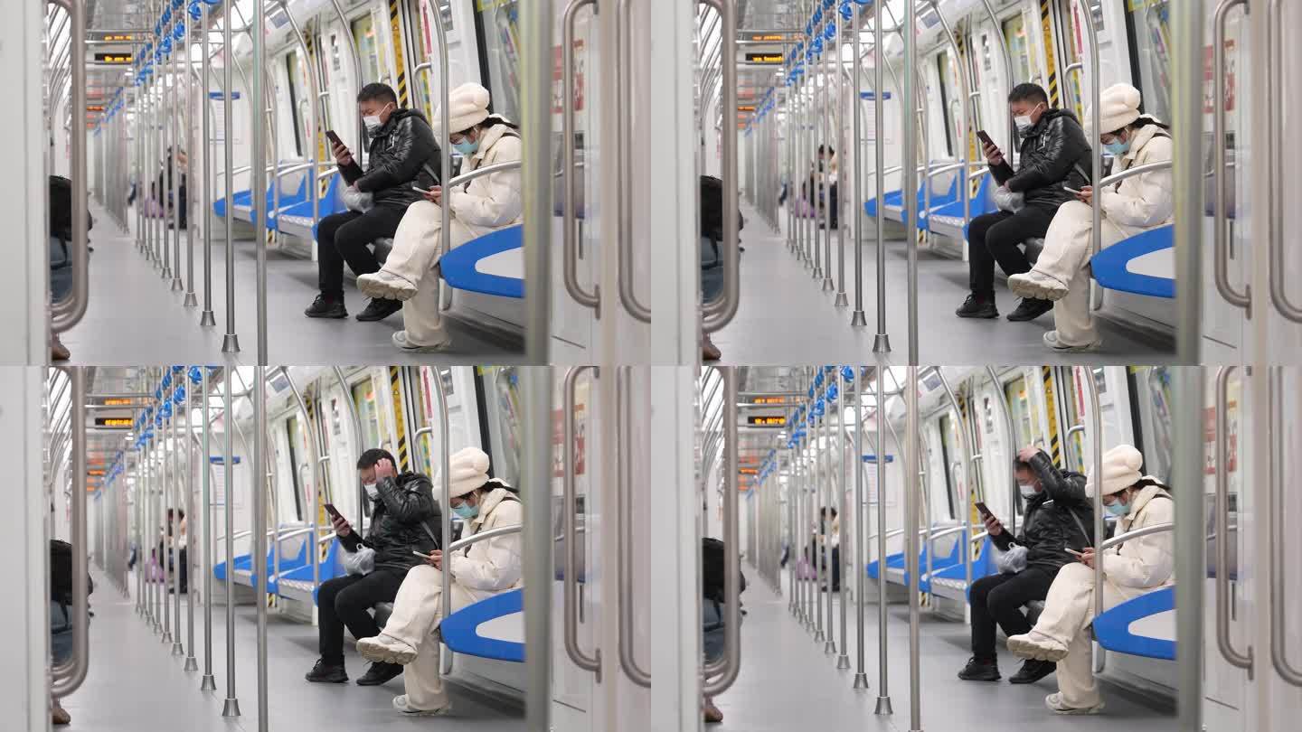杭州地铁车厢内乘客