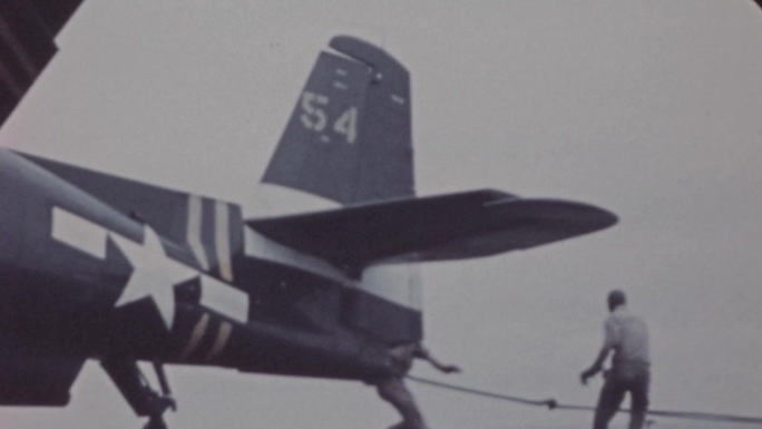 1945年美军飞行员在东海演练
