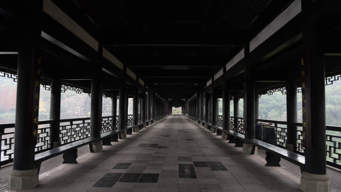 中式园林建筑廊桥内部