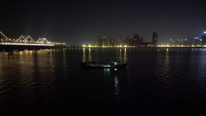 钱塘江彭埠大桥与渔船夜景航拍