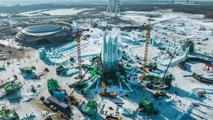 4K哈尔滨冬季冰雪大世界建设航拍延时摄影
