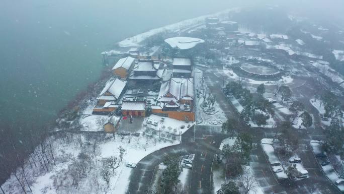 雪景-凤凰岛护国寺