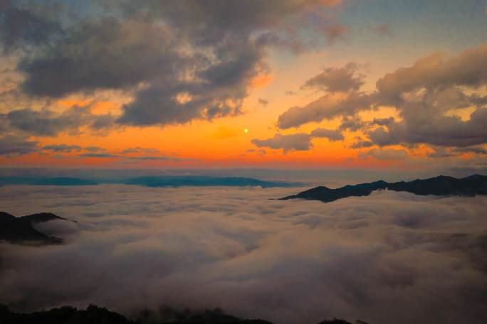 满月出云海夕阳延时