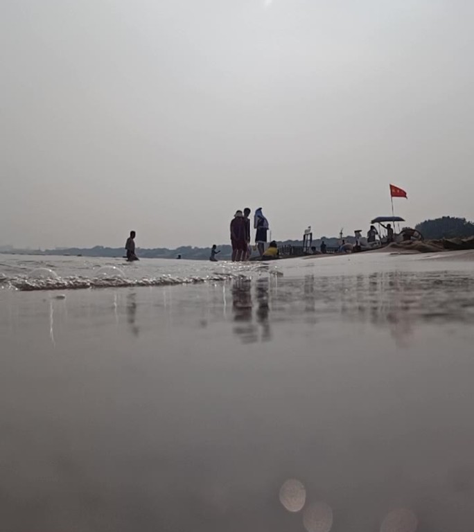 秦皇岛北戴河海浪海边沙滩慢镜头