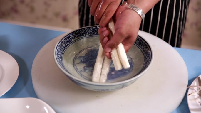 削山药切山药淮山做菜中餐山药食材