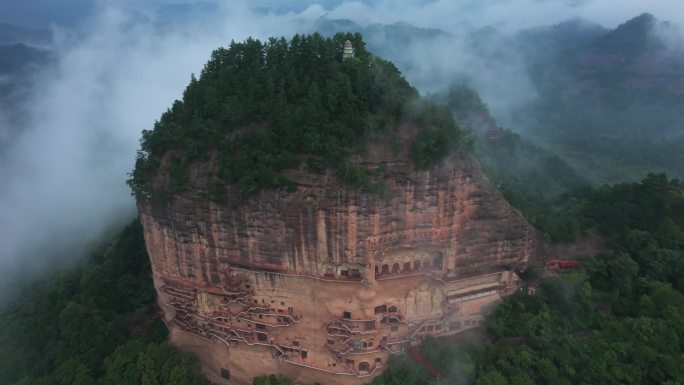 麦积烟雨