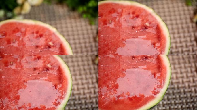 切西瓜保鲜膜包裹西瓜放入冰箱