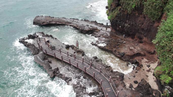 中国北海涠洲岛鳄鱼山栈道航拍