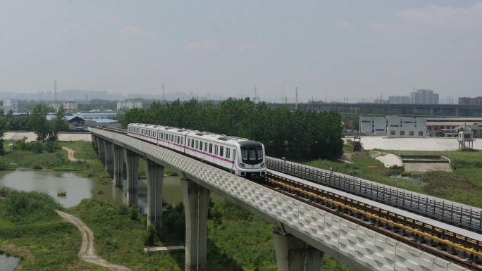 武汉地铁（乘客上车及途中行驶）