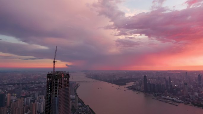 武汉绿地中心夕阳延时航拍
