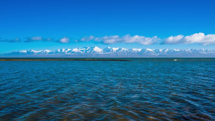 青海哈拉湖祁连雪山主峰团结峰