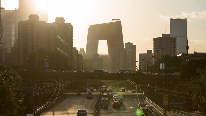 北京长安街央视黄昏车流 太阳光线变化