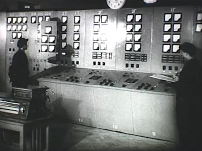 1955年 官厅水电站建成发电