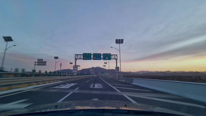 行车素材.北京京礼高速冬日夕阳