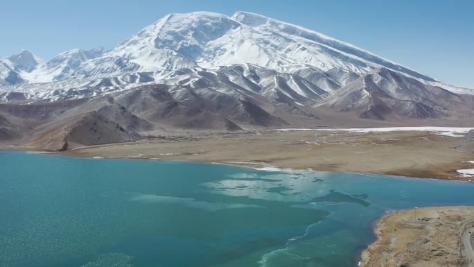 航拍新疆南疆帕米尔高原慕士塔格峰