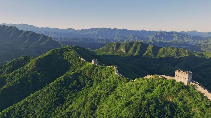 4K航拍金山岭长城之夏日出