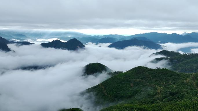 【4K】航拍大山穿越云海
