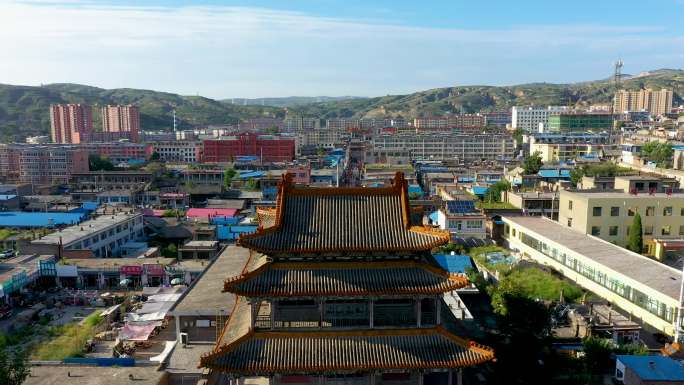 航拍山西忻州偏头关城楼人间烟火