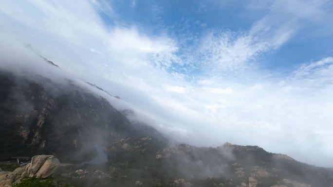 青岛穿越机航拍崂山云雾