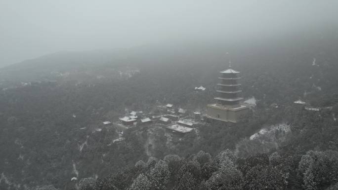 太原太山龙泉寺雪景