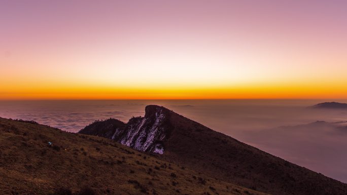 牛背山日出