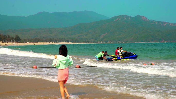 深圳西涌 海滩 游客 沙滩 看海 海边