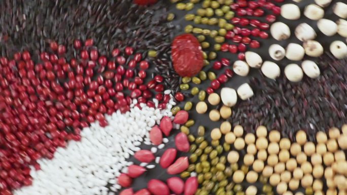 腊八粥食材由散到聚旋转展示