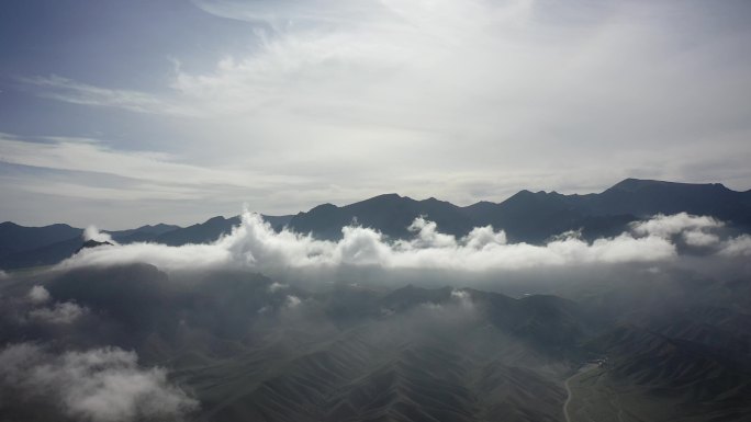 贺兰山 风光 景色 航拍 云雾云移动