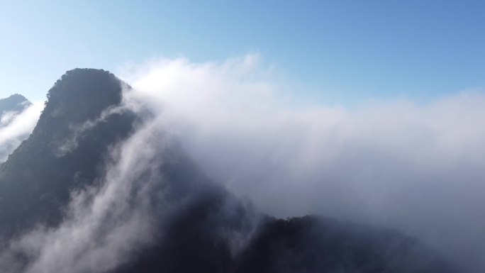云雾缭绕 喀斯特地貌 广西百色隆林 云海