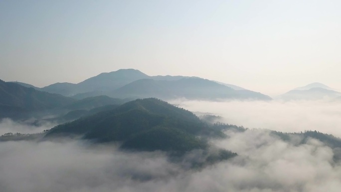 清晨山间云海航拍