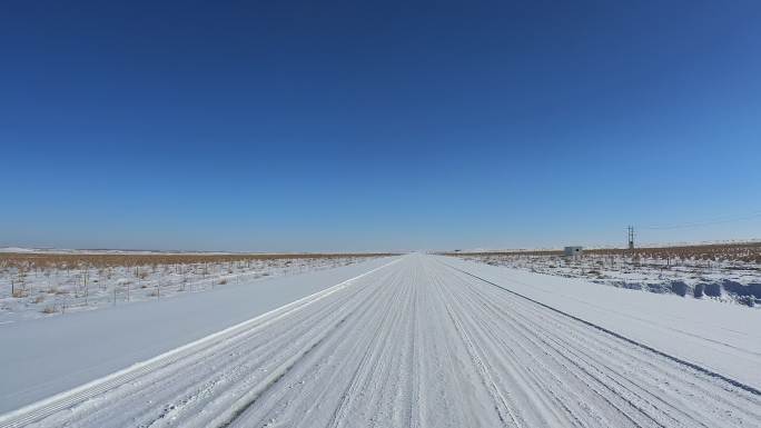 雪后荒漠公路行车记录