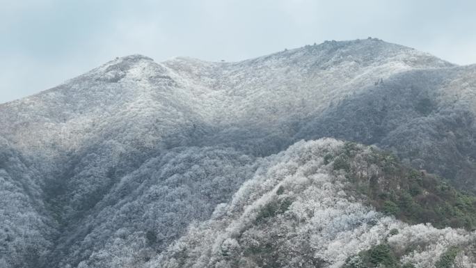 江南浙江冬天寒潮会稽山东白山雾凇冰凌航拍