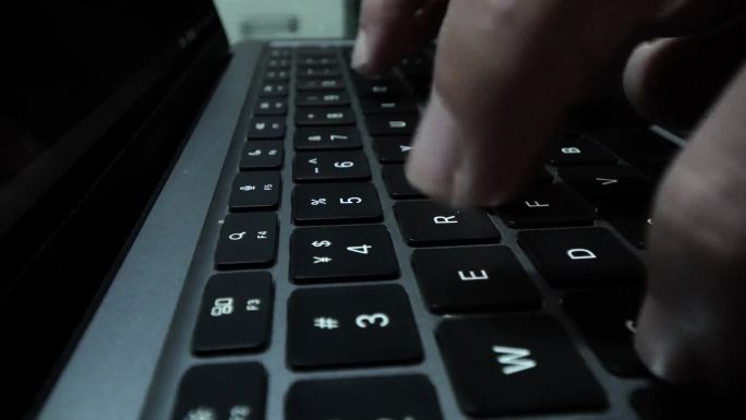 键盘打字笔记本键位特写码农电脑工作加班