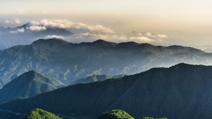 南宫山日出雾气