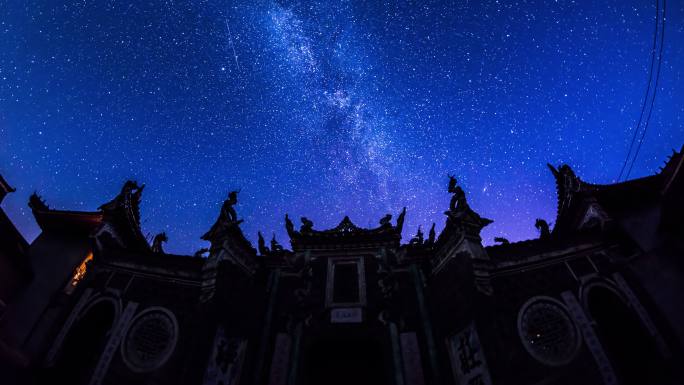 天柱山寺庙星空